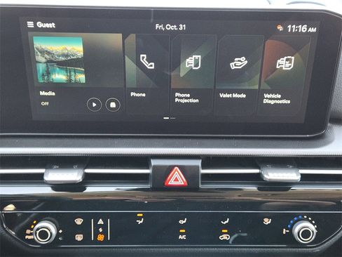 New 2026 Kia Sportage LX image 13