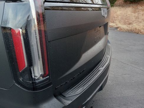 Used 2024 Cadillac Escalade Sport Platinum w/ LPO, ONYX Package image 8