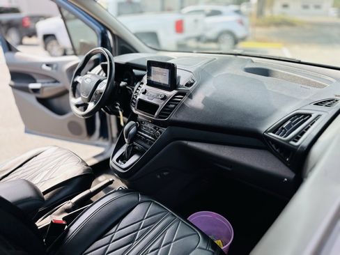 Used 2020 Ford Transit Connect XLT image 24