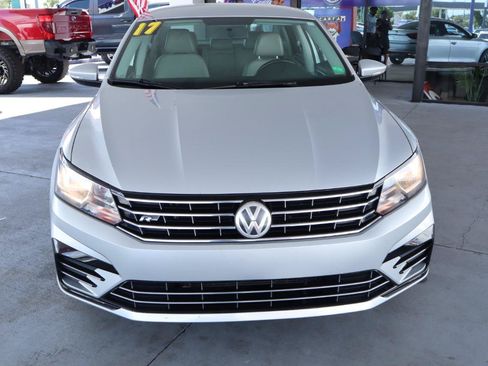 Used 2017 Volkswagen Passat 1.8T R-Line FWD image 13