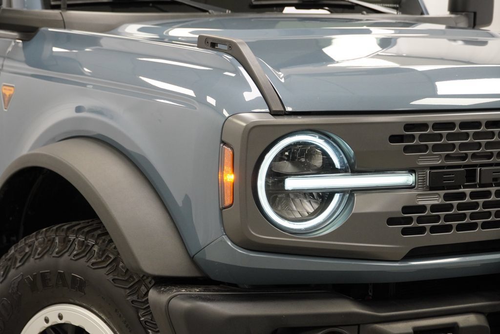 Used 2023 Ford Bronco Badlands w/ Sasquatch Package AWD/4WD image 9