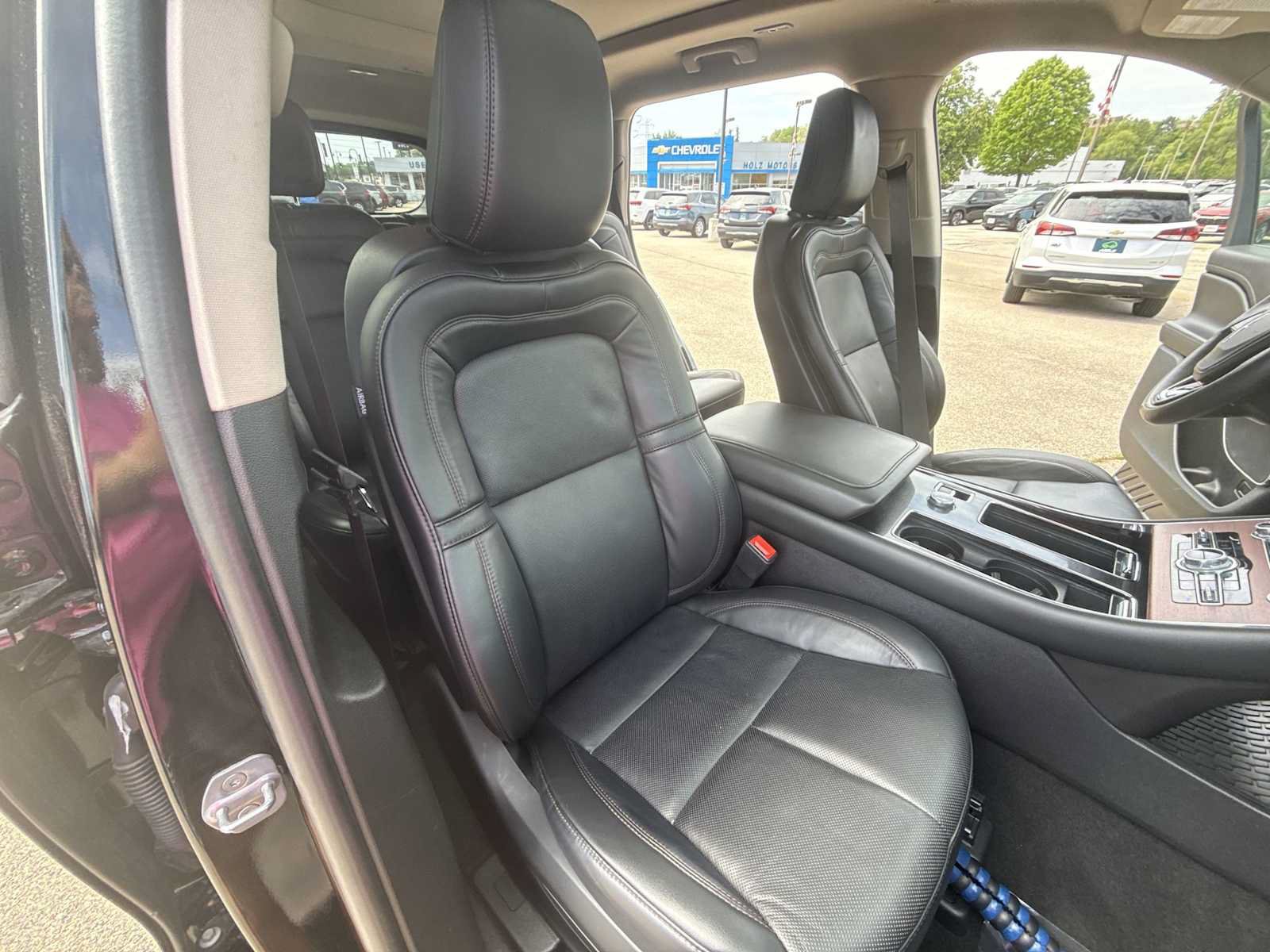 Used 2024 Lincoln Aviator Reserve AWD/4WD image 29