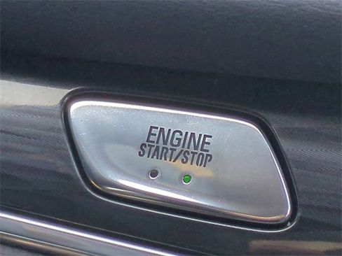 Used 2024 Buick Enclave Premium image 17