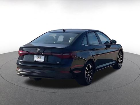 Used 2025 Volkswagen Jetta SE image 14