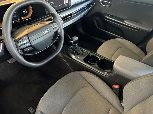 Used 2025 Kia K4 FWD image 11