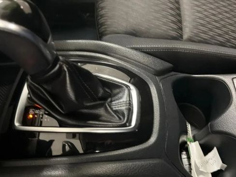 Used 2017 Nissan Rogue SV FWD image 12