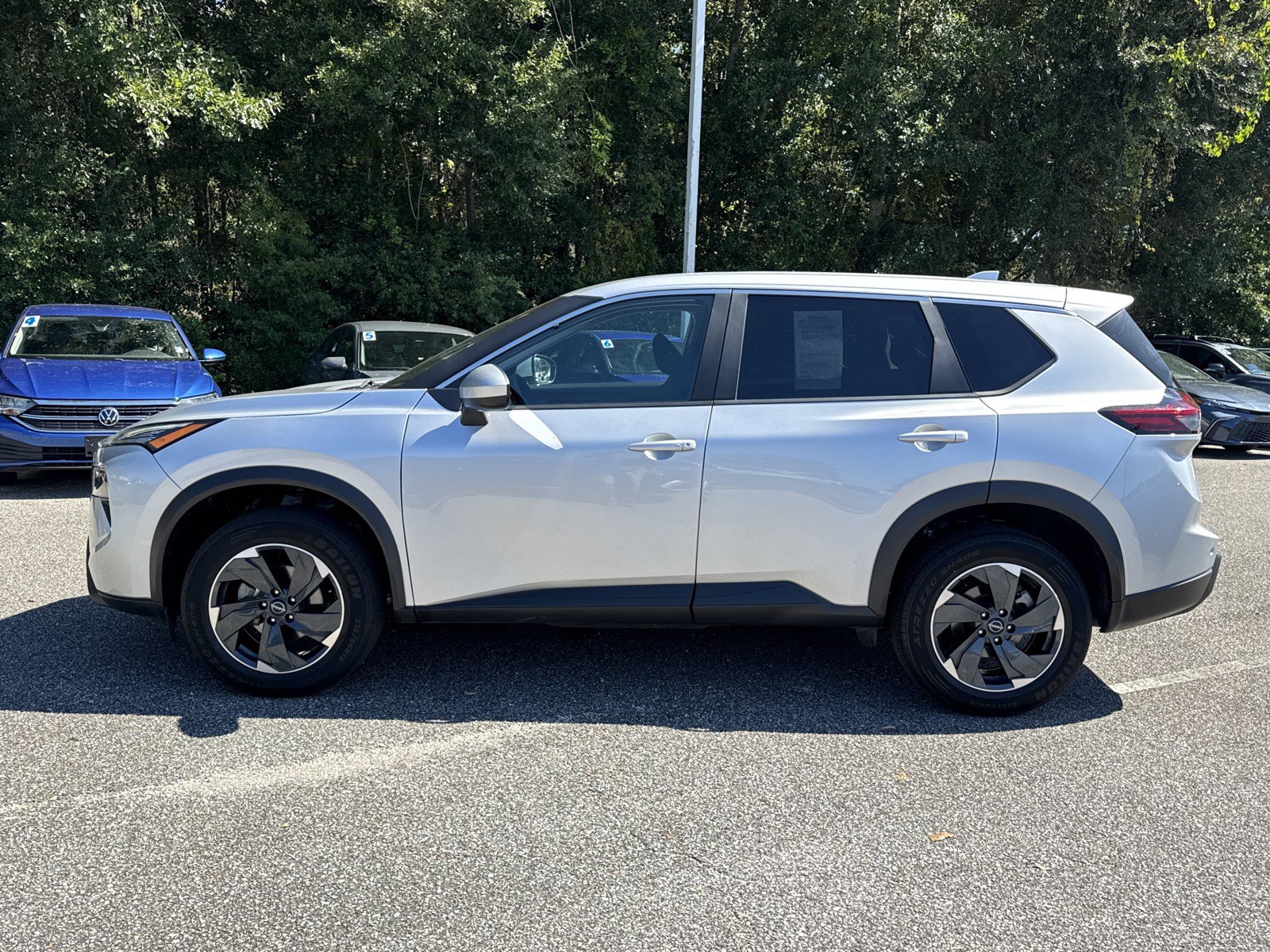 Used 2024 Nissan Rogue SV AWD/4WD image 6