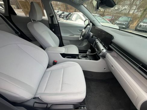 Used 2025 Hyundai Kona SEL image 21