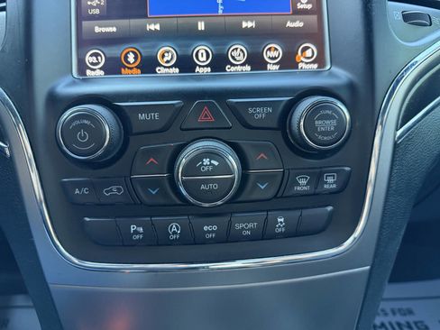Used 2018 Jeep Grand Cherokee Limited AWD/4WD image 18