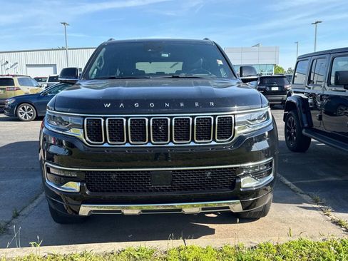 Used 2024 Jeep Wagoneer Series III w/ Premium Group I AWD/4WD image 3