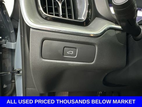 Used 2023 Volvo XC60 B5 Core AWD/4WD image 35