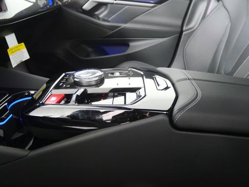 New 2026 BMW M5 w/ Carbon Package image 21