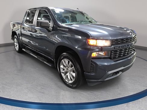 Used 2022 Chevrolet Silverado 1500 Custom w/ Safety Confidence Package AWD/4WD image 3