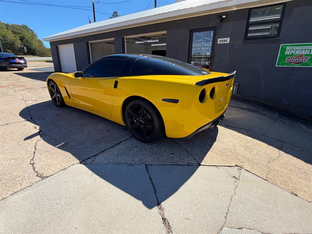 Used 2011 Chevrolet Corvette Coupe w/ Preferred Equipment Group RWD image 3