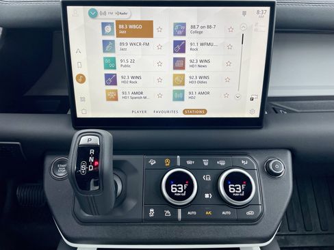 Certified 2025 Land Rover Defender 110 S AWD/4WD image 29