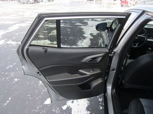 Certified 2025 Chevrolet Trax LT w/ LT Convenience Package image 4