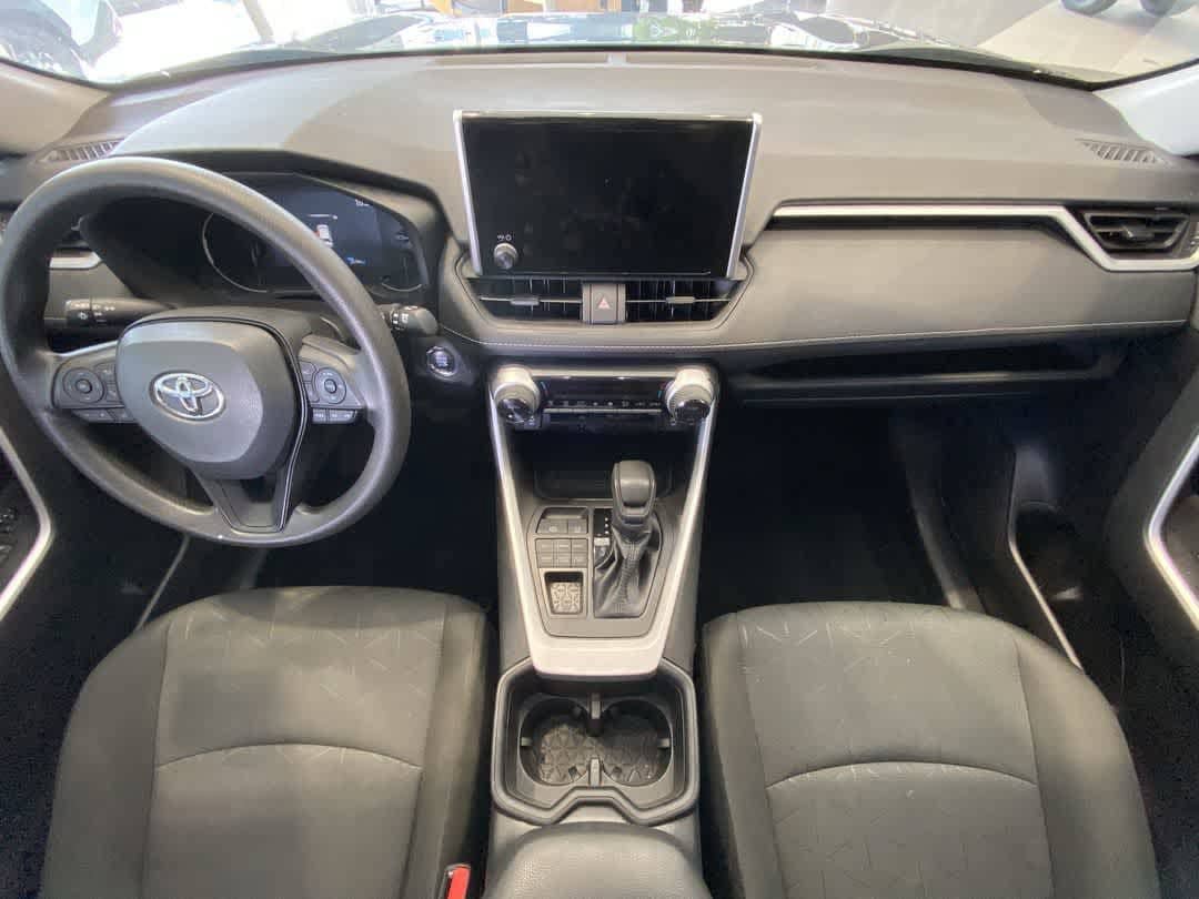 Used 2024 Toyota RAV4 XLE AWD/4WD image 23
