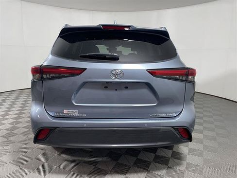 Used 2022 Toyota Highlander Limited AWD/4WD image 6