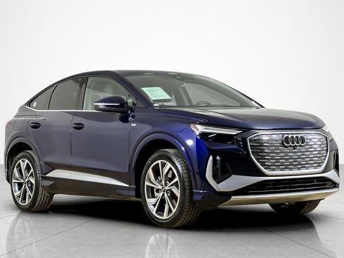 Used 2023 Audi Q4 e-tron Premium Plus w/ Premium Plus AWD/4WD image 7