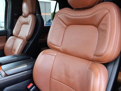 Used 2019 Lincoln Navigator L Reserve AWD/4WD image 6