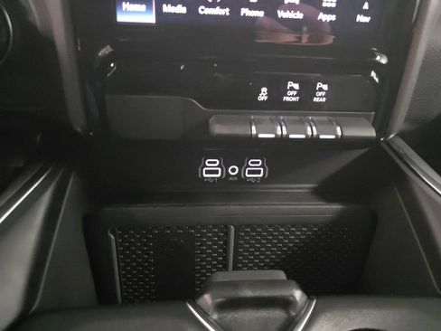 New 2026 RAM 1500 4x4 Crew Cab image 23