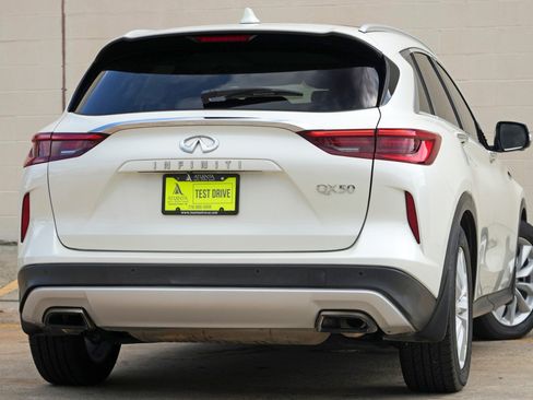 Used 2019 INFINITI QX50 Essential w/ Premium Heat Package FWD image 4