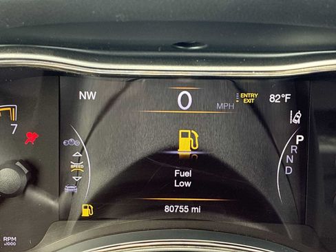 Used 2018 Jeep Grand Cherokee Overland AWD/4WD image 10