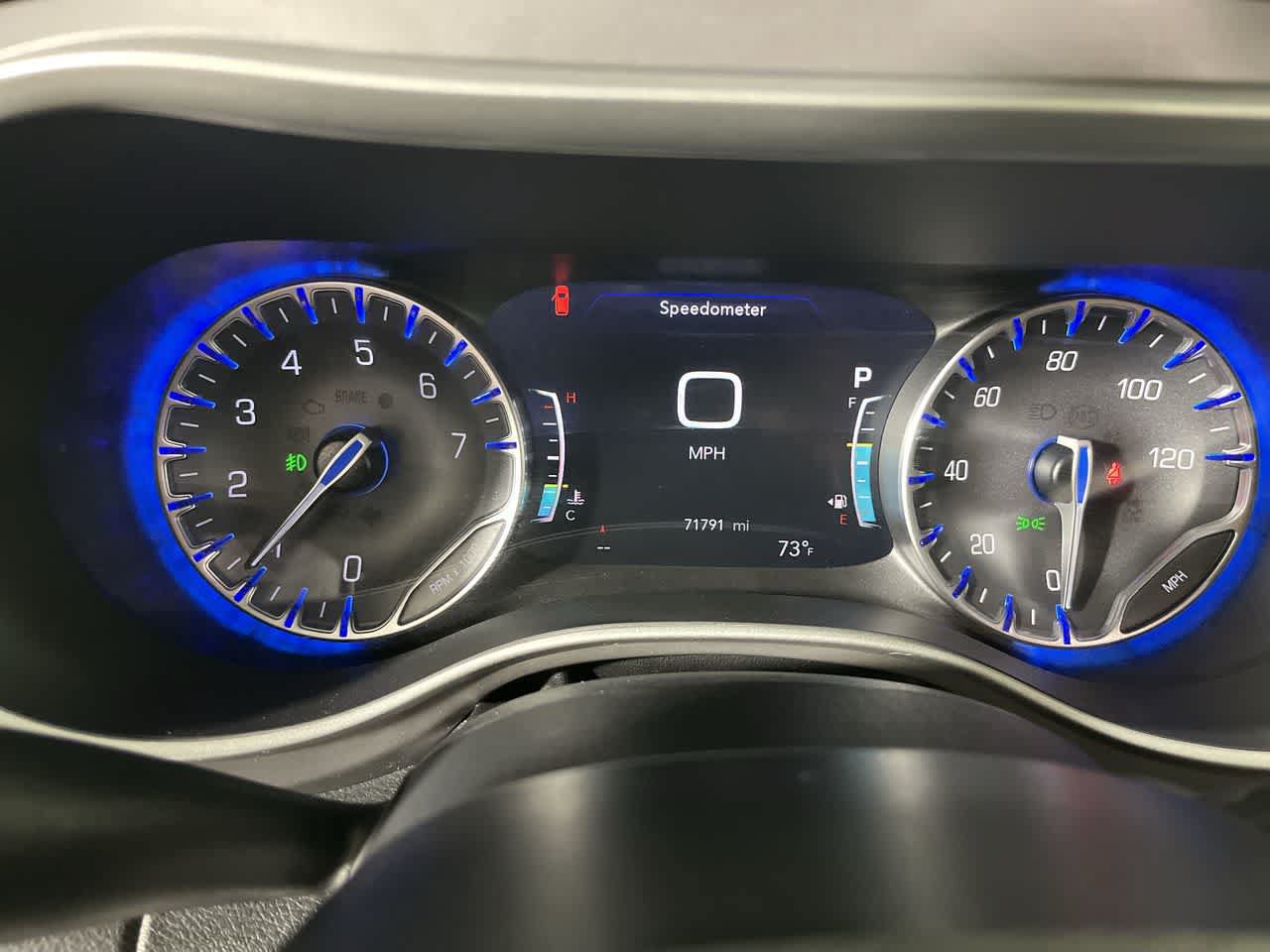 Used 2025 Chrysler Pacifica Select FWD image 17