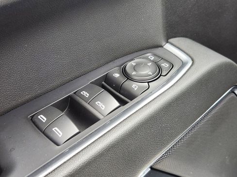 Used 2024 GMC Sierra 1500 SLT image 18