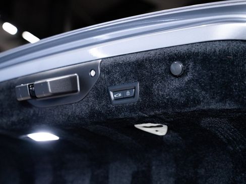 Used 2018 Rolls-Royce Dawn image 25