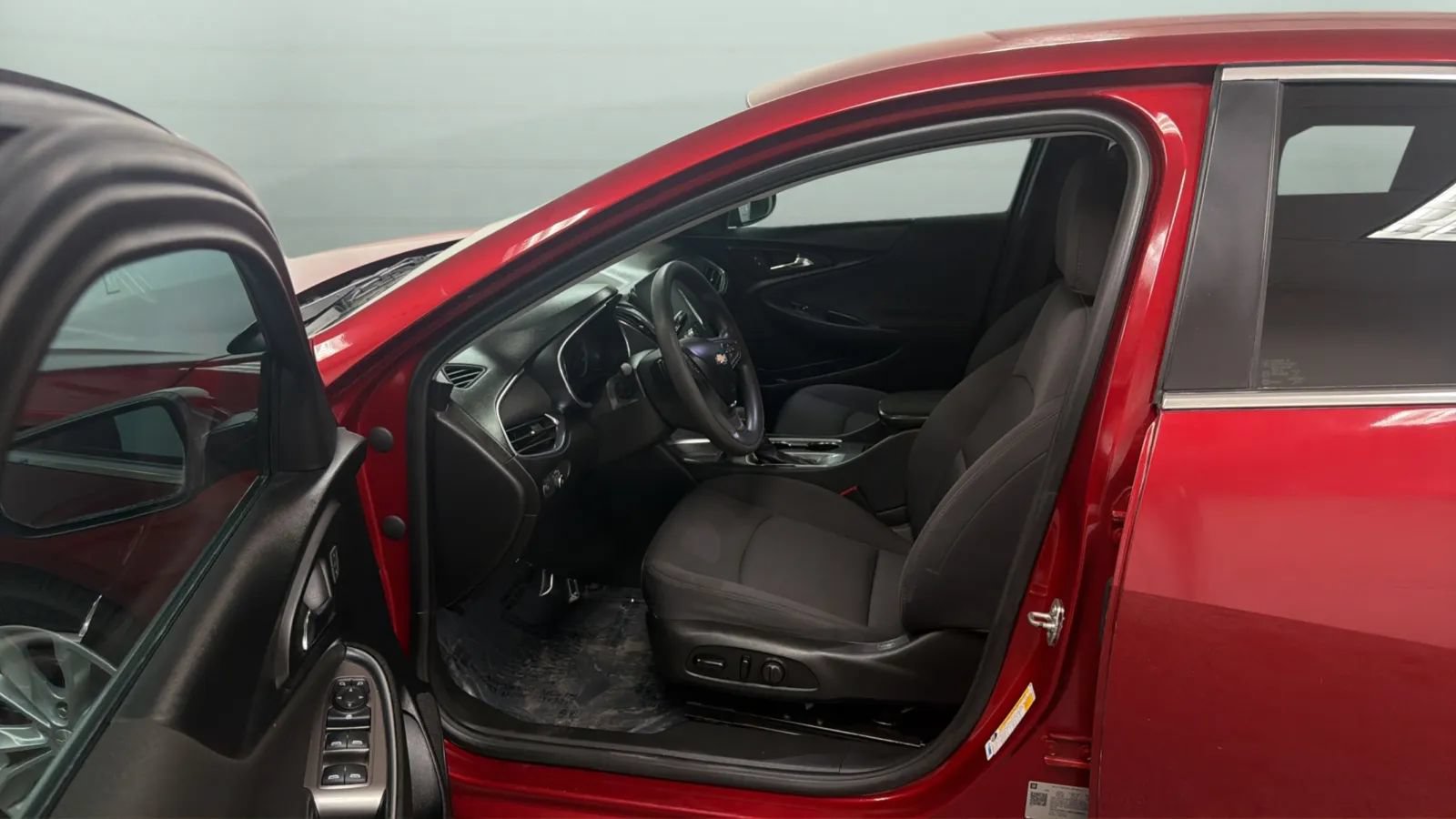 Used 2021 Chevrolet Malibu LT FWD image 19