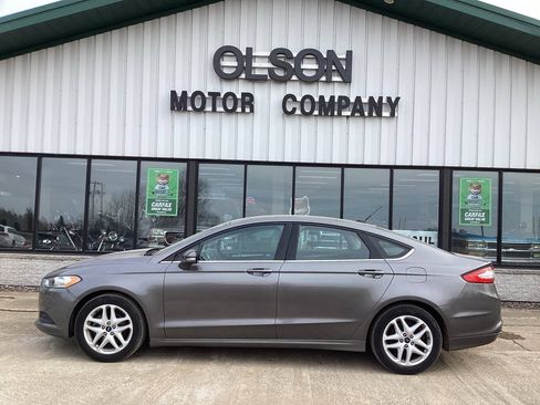 Used 2013 Ford Fusion SE FWD image 1