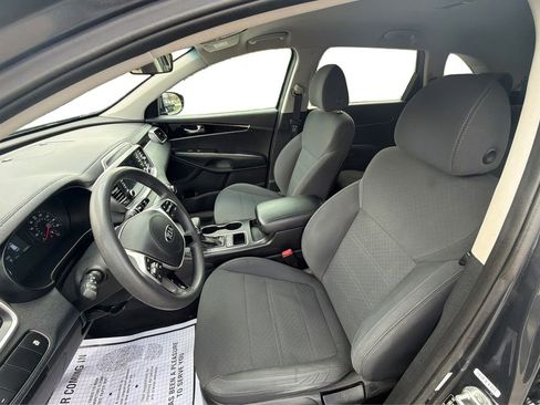 Used 2020 Kia Sorento AWD V6 image 9