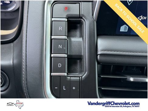 Certified 2024 Chevrolet Suburban High Country w/ Advanced Technology Package AWD/4WD image 18