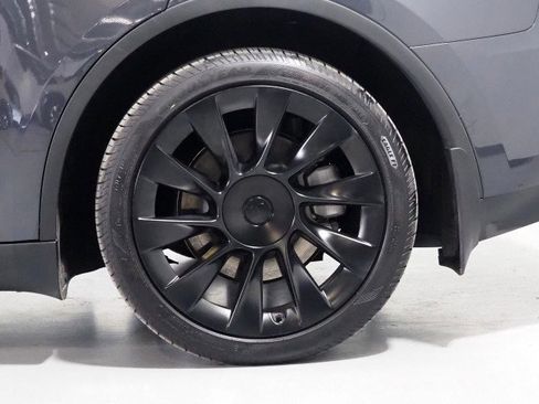 Used 2025 Tesla Model Y Long Range image 44