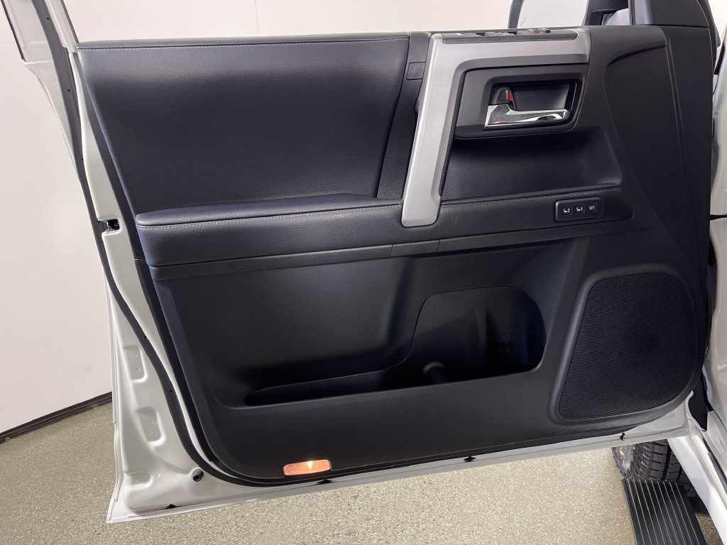 Certified 2022 Toyota 4Runner Limited RWD image 17