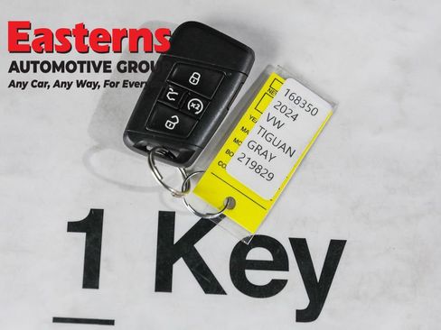 Used 2024 Volkswagen Tiguan Wolfsburg Edition image 23