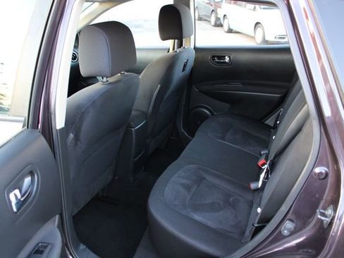 Used 2015 Nissan Rogue S image 8