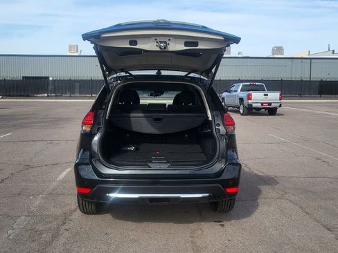 Used 2020 Nissan Rogue SV w/ Premium Package FWD image 11