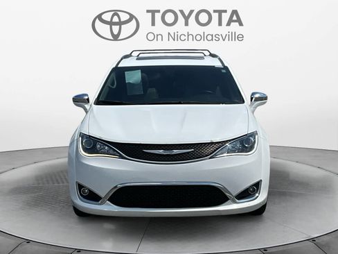 Used 2018 Chrysler Pacifica Limited FWD image 8