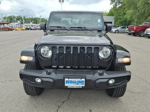 Used 2022 Jeep Gladiator Sport AWD/4WD image 7