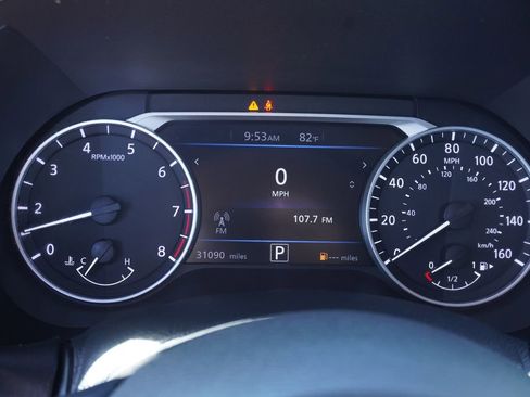 Certified 2025 Nissan Sentra SV image 20