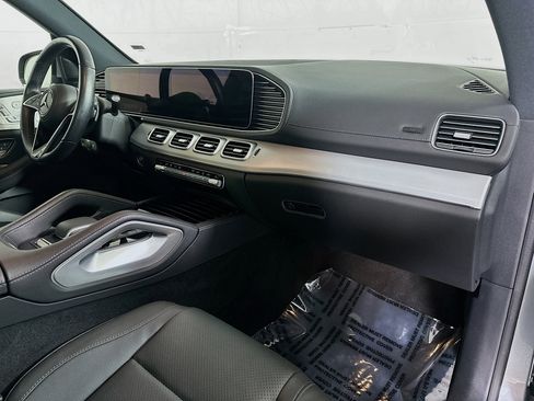 Certified 2025 Mercedes-Benz GLS 450 GLS 450 image 32