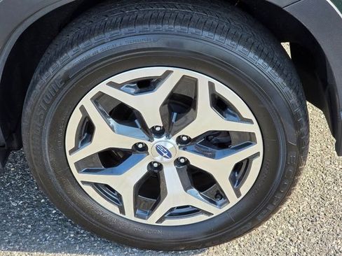 Used 2024 Subaru Forester Premium image 15