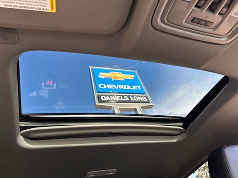 Used 2021 Chevrolet Silverado 1500 LT Trail Boss w/ Convenience Package II image 24