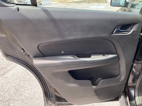 Used 2017 Chevrolet Equinox LS AWD/4WD image 14
