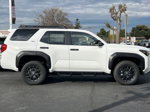 New 2026 Toyota 4Runner SR5 image 9