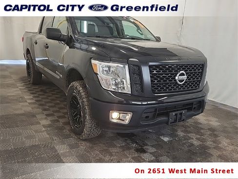Used 2019 Nissan Titan S image 1