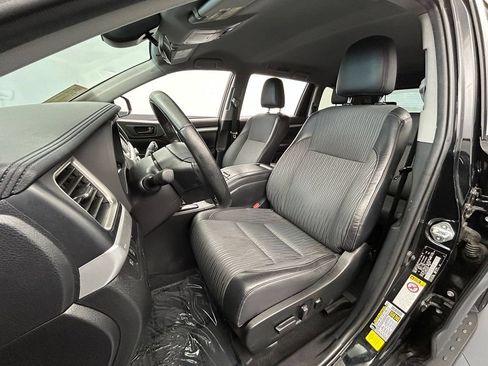 Used 2019 Toyota Highlander Plus FWD image 49