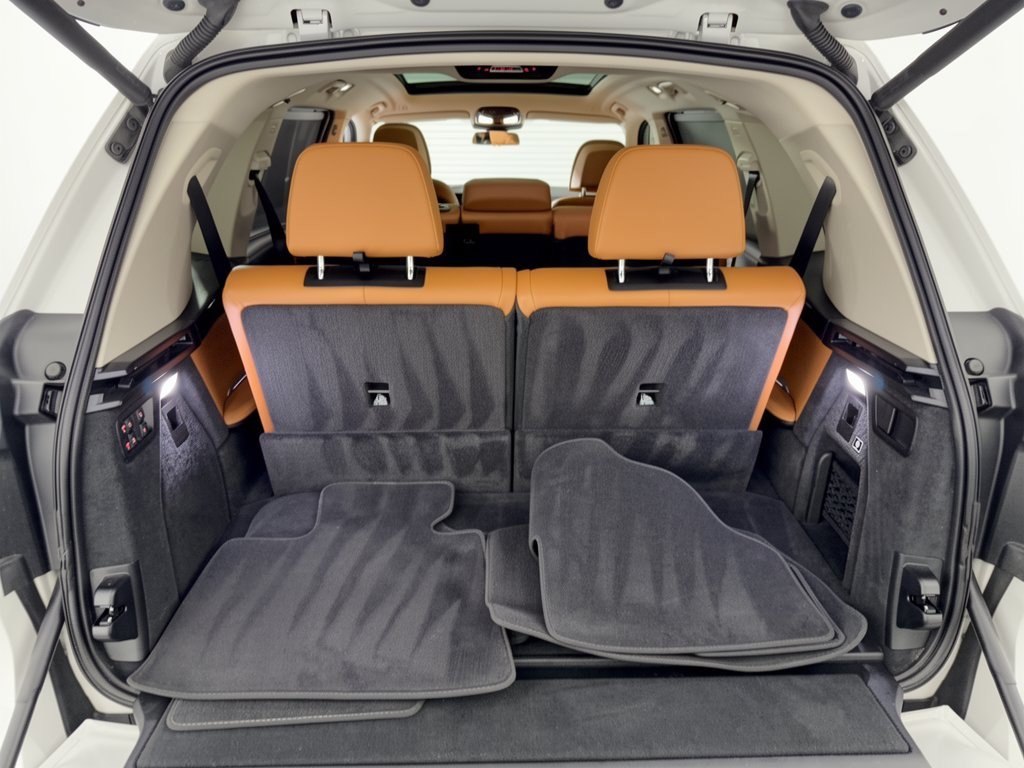 Certified 2024 BMW X7 xDrive40i w/ Premium Package AWD/4WD image 28